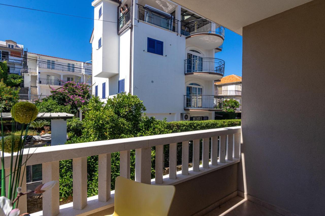 Apartments Janja Трогир Екстериор снимка