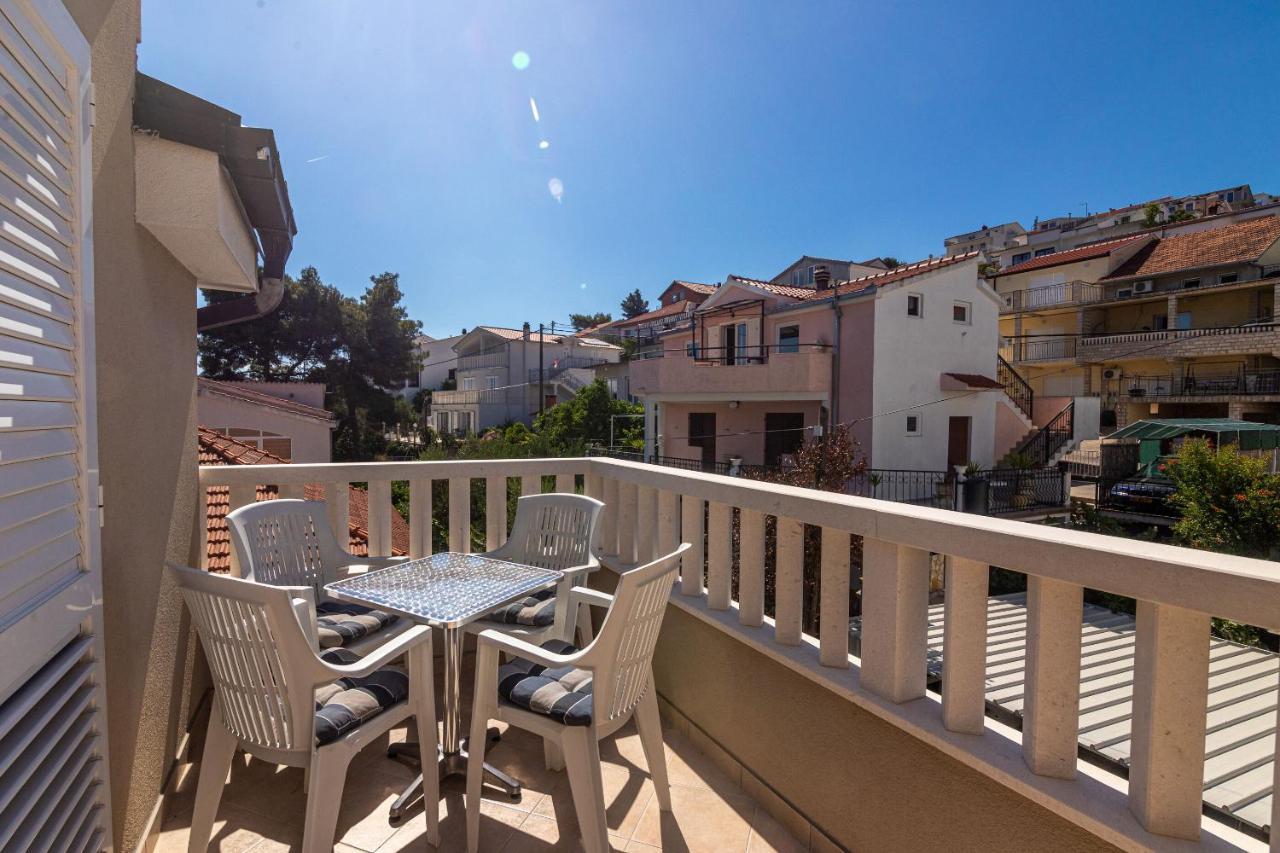 Apartments Janja Трогир Екстериор снимка