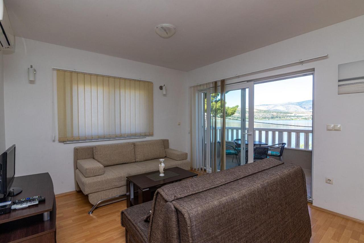 Apartments Janja Трогир Екстериор снимка
