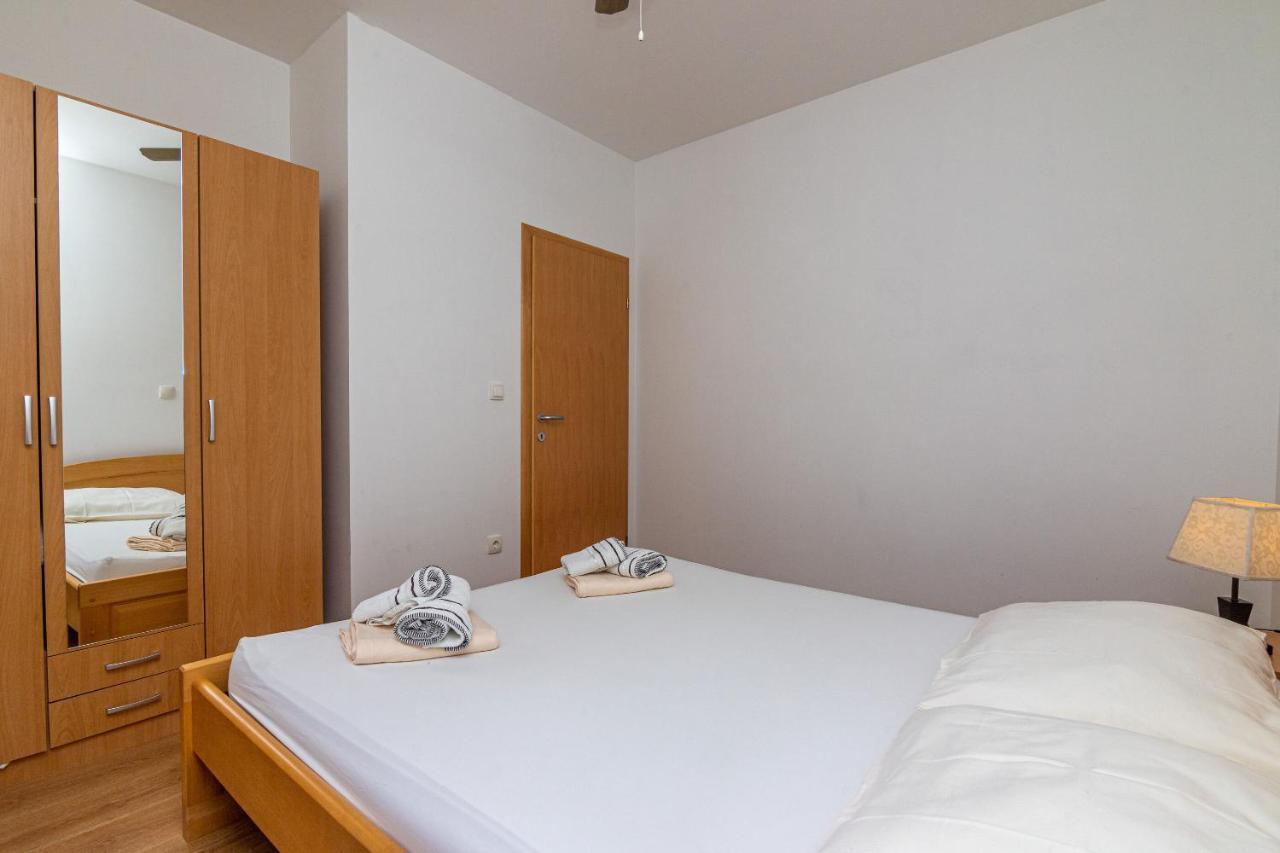 Apartments Janja Трогир Екстериор снимка