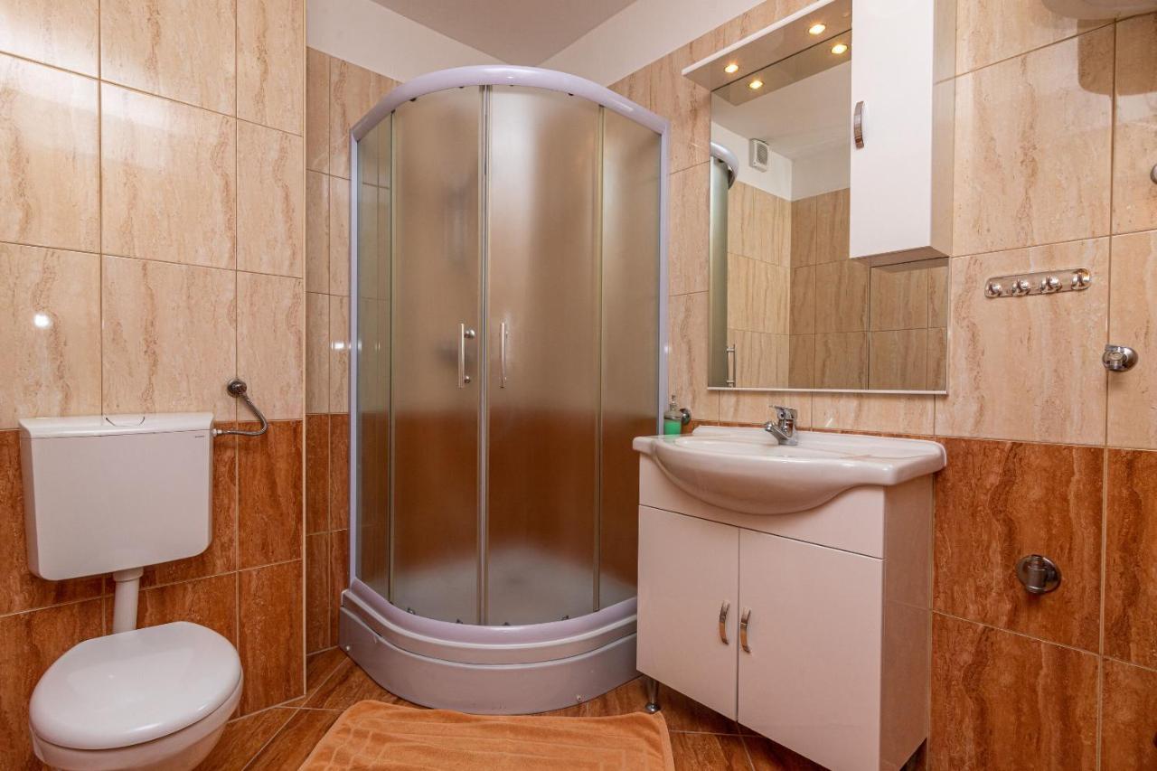 Apartments Janja Трогир Екстериор снимка