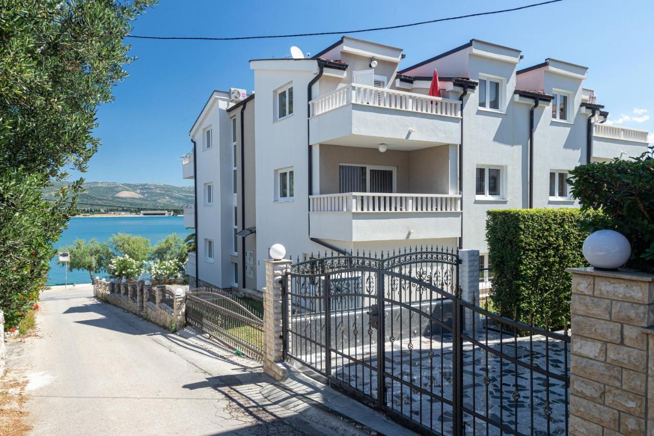 Apartments Janja Трогир Екстериор снимка