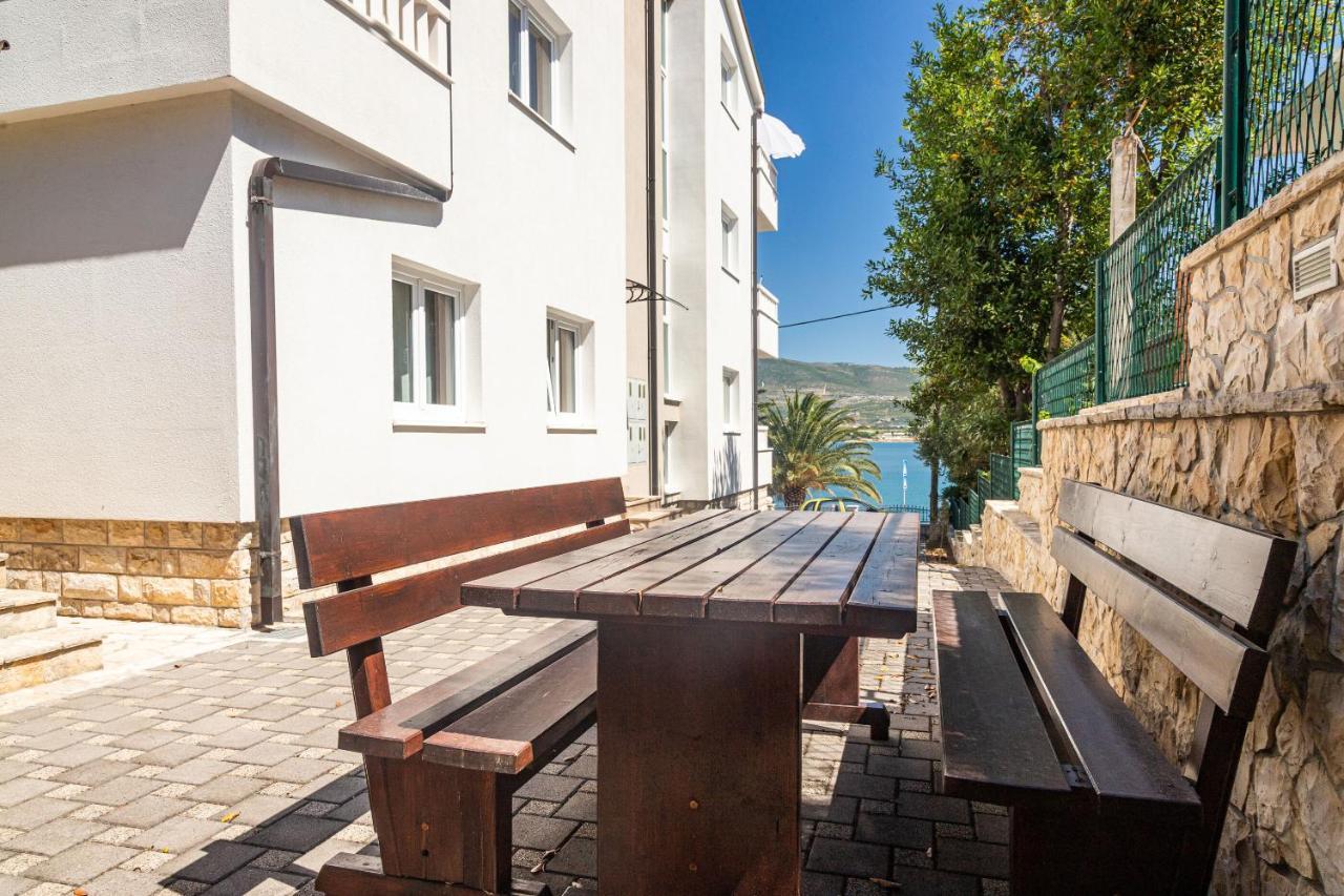 Apartments Janja Трогир Екстериор снимка